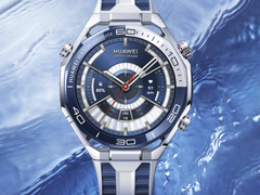 A Huawei Watch Ultimate 2 (a képen) 150 méterig tartó vízállósággal rendelkezik. (Kép forrása: Huawei)
