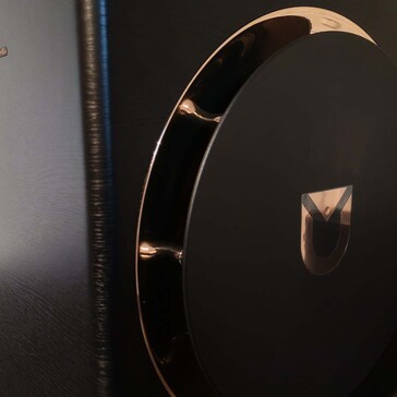 A mélynyomó kialakítása vizuálisan vonzó, ugyanakkor diszkrét (Kép forrása: Notebookcheck)