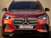 Az új Mercedes GLA 800 voltos technológiával felszerelt elektromos járműként kerül forgalomba, de a 400 voltos gyorstöltő állomásokon történő töltéshez opcionális egyenáramú feszültségnövelőre van szükség.