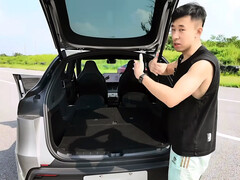Tesla Model Y L felülvizsgálata a raktér és az utastér. (Kép forrása: GeekLaii/YT)