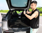 Tesla Model Y L felülvizsgálata a raktér és az utastér. (Kép forrása: GeekLaii/YT)