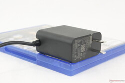 65 W-os USB-C adapter