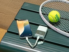 Az INIU Pocket Rocket P50 power bank 10,000 mAh kapacitással rendelkezik (Kép forrása: INIU)