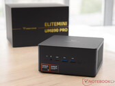 Minisforum EliteMini UM890 Pro AMD Ryzen 9 8945HS-szel. (Kép forrása: Notebookcheck)