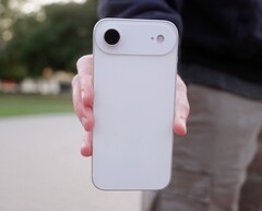 Apple állítólag csökkenti az iPhone 17 és 17 Air kijelzőinek költségeit. (Kép forrása: AppleTrack)