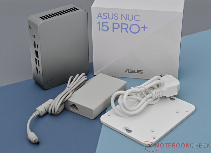 Az Asus NUC 15 Pro+ szállítási terjedelme