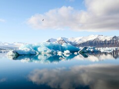 A Jökulsárlón gleccsertóról készült fotó (Kép forrása: Jeremy Bishop via Unsplash; vágott kép)