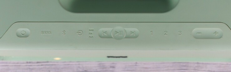 A Teufel Boomster 4 kezelőpanelje