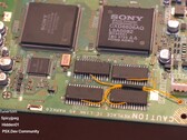 Egy PlayStation 1, 16 MB RAM-mal bővítve