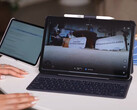 A Redmi Pad 2 Pro a levehető billentyűzet tartozékkal és a Redmi Smart Pen tollal. (Kép forrása: Xiaomi)