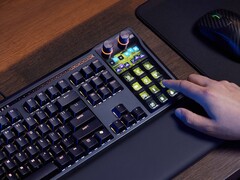 A Corsair Galleon 100 SD egy teljes méretű mechanikus billentyűzetet és a Stream Decket egyesíti egy csomagban, amely a streamelők és a játékosok számára készült. (Kép forrása: Corsair)