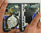 Az iFixit megállapításai nagyrészt egybeesnek a JerryRigEverything megállapításaival, de más következtetésekre jutnak.