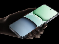 A Xiaomi 16 Pro 6,8 hüvelykes lapos képernyővel érkezhet. A képen: a 15 Pro promóciós képe. (Kép forrása: Xiaomi)