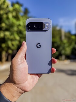 Google Pixel 10 Pro XL holdkő színben