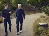 Tim Cook, az Apple vezérigazgatója és utódja, John Ternus.