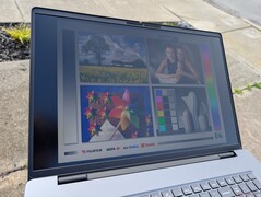 Kültéren, fényes borult időjárás mellett