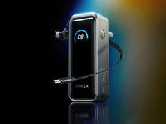 A frissített modell 22 cm-es USB-C kábelköteggel rendelkezik. A képen: promóciós kép a power bank előlapját mutatja. (Kép forrása: Anker - szerk.)