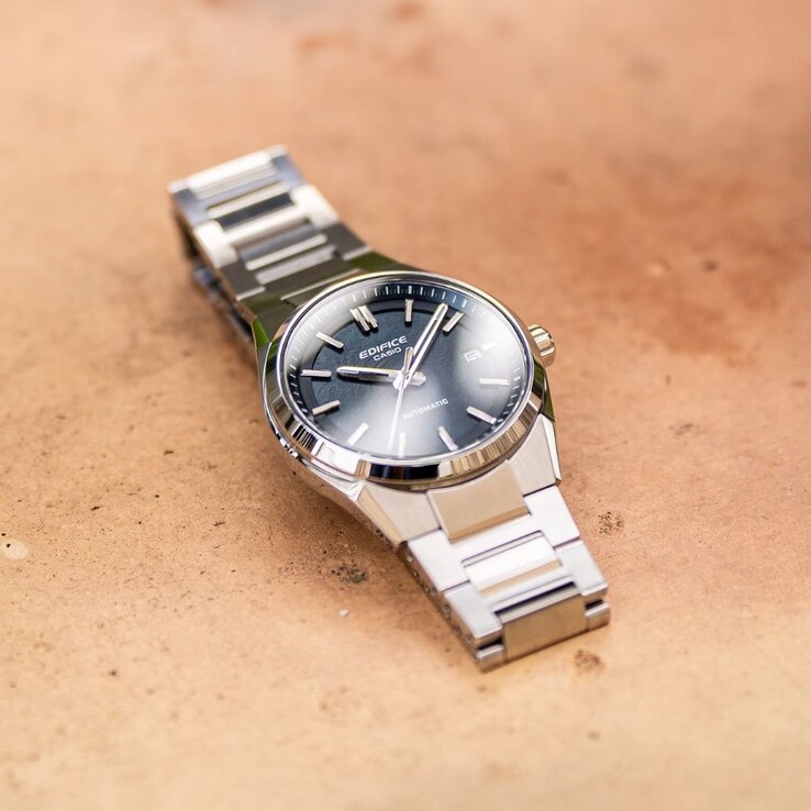 A Casio Edifice EFK-110D-2A óra