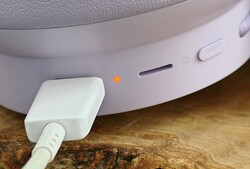 Vivo Over-Ear fejhallgató töltésjelző LED-del