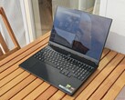 A Lenovo Legion 5 15AGP11 fényes képernyője.
