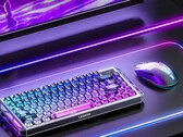 A Lenovo Legion Y7MG játékegér billentyűzet, monitor és RGB asztali háttérvilágítás mellett