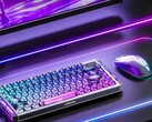 A Lenovo Legion Y7MG játékegér billentyűzet, monitor és RGB asztali háttérvilágítás mellett
