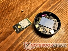 Az SSD-lemez egyszerűen cserélhető.