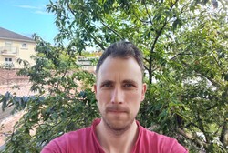 Szelfi a Honor Magic Pad3 9 MP-es elülső kamerájával