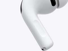 A hírek szerint a következő AirPods Pro fülhallgatók kamerája fejlettebb lesz, mint az itt látható AirPods Pro 3-é.