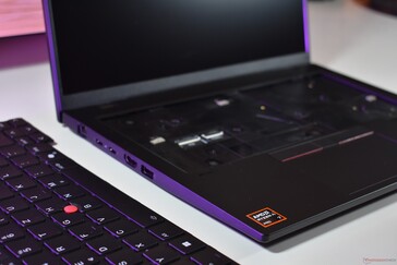 Lenovo ThinkPad L14 Gen 6 AMD: Felhasználó által eltávolítható billentyűzet