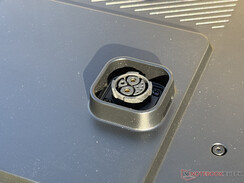 Dugócsatlakozás az A3000L kiegészítő akkumulátorhoz