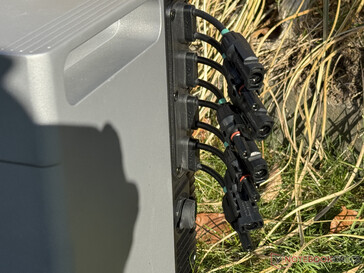 A négy MPPT PV bemenete