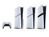 PlayStation DualSense vezérlő, lemezmeghajtós PS5 konzol, PS5 Digital Edition és PS5 Pro (balról jobbra). 