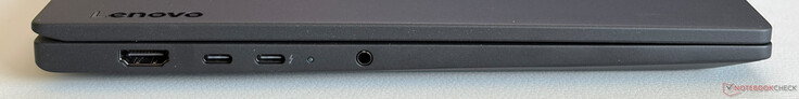 Bal oldal: HDMI 2.1, USB-C 3.2 Gen.1 (5 Gbps, DisplayPort 1.2, tápellátás), USB-C 4.0 Thunderbolt 4-gyel (40 Gbps, DisplayPort 2.1, tápellátás), 3,5 mm-es sztereó