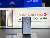 A 7,5 hüvelykes képátlóval a Nubia Neo 5 Max kétségtelenül egy kézzelfogható készülék.