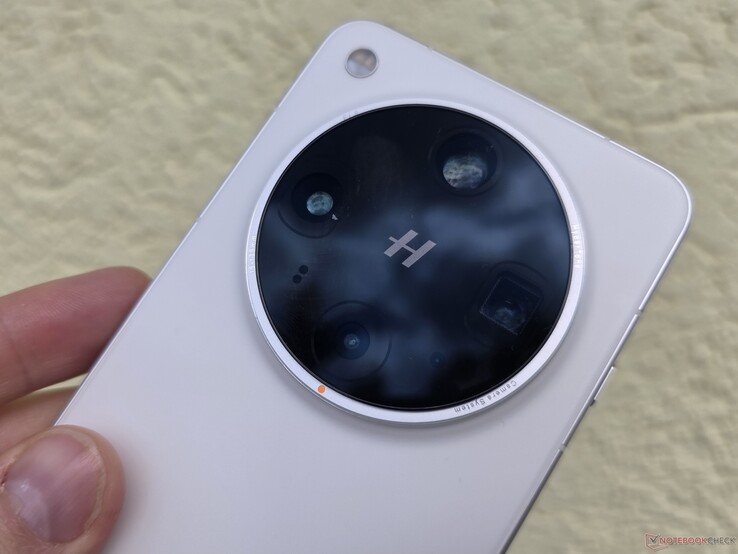 Oppo Find X8 Ultra okostelefon felülvizsgálata (kép forrása: Marcus Herbrich)