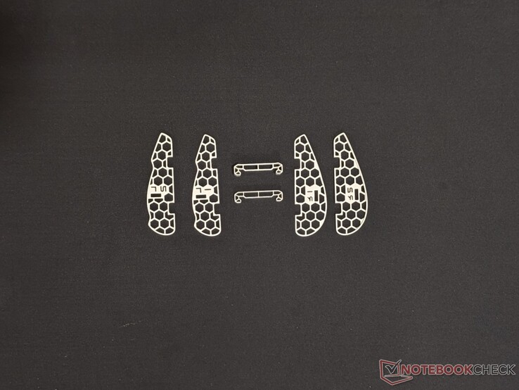 A csomag mind a hat távtartót tartalmazza.