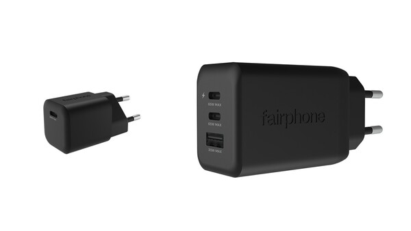 A Fairphone USB-C töltők egy- és háromportos változatban kaphatók. (Kép forrása: Fairphone)