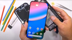 A teardown szakértő eléggé lenyűgözte a Google Pixel 10 Pro XL belseje. (Kép forrása: JerryRigEverything)