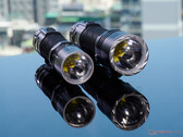 A Nitecore EDC33 (balra) és EDC35 (jobbra). (fotó: Andreas Sebayang/Notebookcheck.com)