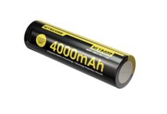 Az NL1840R akkumulátor USB-csatlakozóval rendelkezik a töltéshez