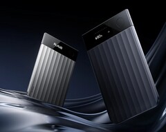 A Plaud bemutatja a vállalat legújabb AI jegyzetelő eszközét, a Plaud Note Pro-t, amely képes összefoglalni a hangfelvételeket. (Kép forrása: Plaud)