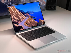 Applea jelenlegi MacBook Pro generációról most azt mondják, hogy néhány hónappal tovább tart, mint korábban várták, M4 MacBook Pro 14 a képen. (Kép forrása: Notebookcheck)