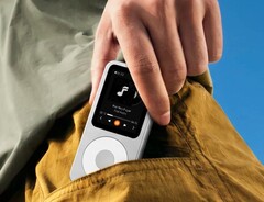 A Fosi Audio egy Apple iPod Nano dizájnját veszi át.