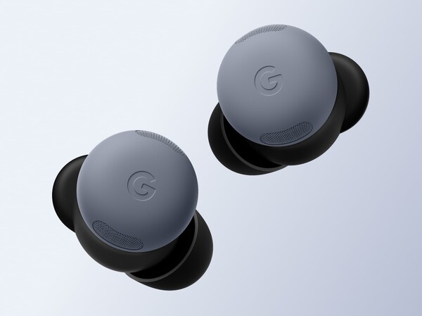 A Pixel Buds Pro 2 holdkő színben, hozzá illő szélzáró hálóval. (Kép forrása: Google)