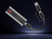 A ROG USB-C10G egy USB-C–10GbE adapter. A képen: a kiegészítő promóciós képe a mellékelt kábellel.
