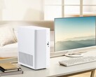 Az Asus V500 Mini Tower fehér vagy fekete színben, fa díszítéssel kapható.