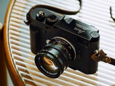 A Mandler 50 mm f/1,4 E46 Pre-ASPH egy régebbi Leica Summilux objektív kialakításán alapul.