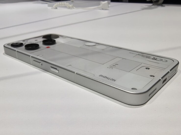 Semmi telefon (3) Fehér (kép forrása: Notebookcheck)