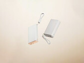 A két új powerbank névleges kapacitása 15 000 mAh és 20 000 mAh. A képen: a két új modell.